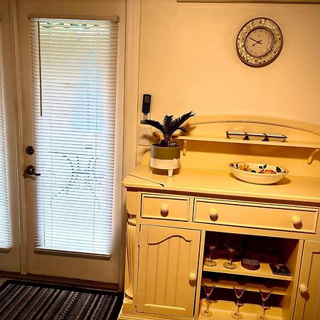 ~ Cozy In-Law Apartment Close To Siesta Key ~ サラソータ エクステリア 写真