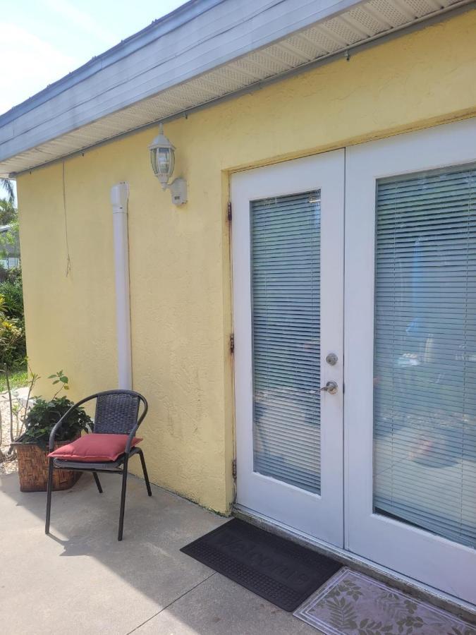 ~ Cozy In-Law Apartment Close To Siesta Key ~ サラソータ エクステリア 写真