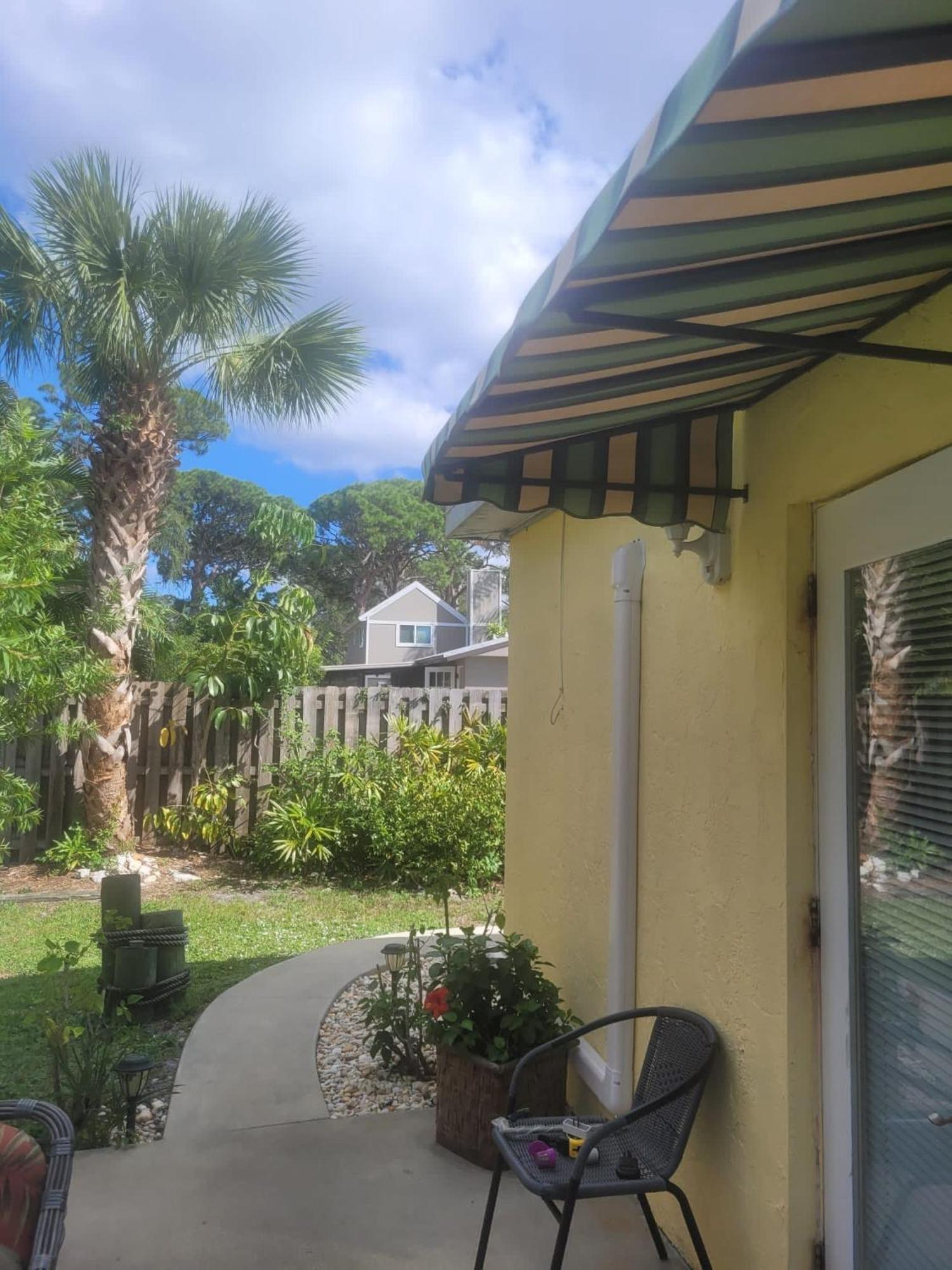 ~ Cozy In-Law Apartment Close To Siesta Key ~ サラソータ エクステリア 写真